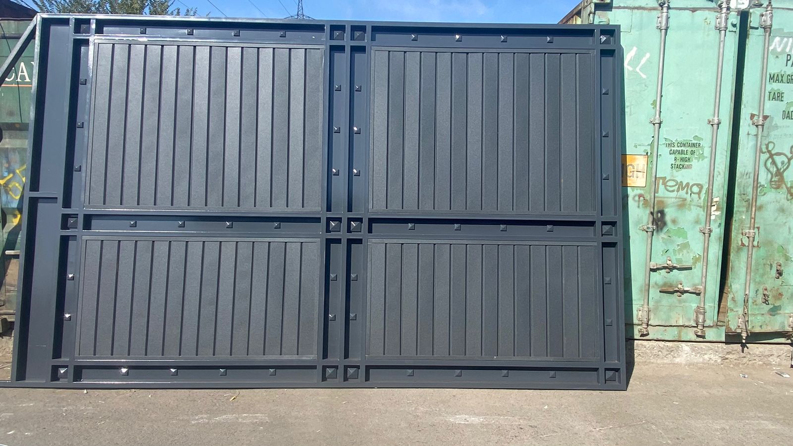 Металлические ворота - профессиональное изготовление и установка